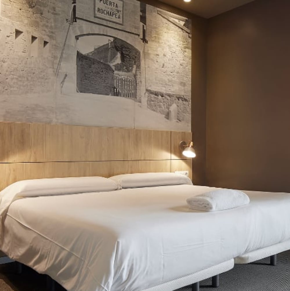 Hotel Restaurante Landaben Habitación Cama