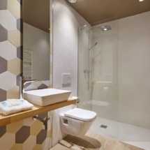 Hotel Restaurante Landaben Habitación Cuarto de Baño