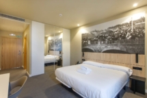 Hotel Restaurante Landaben Habitación Cama