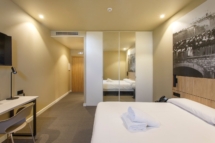Hotel Restaurante Landaben Habitación Cama